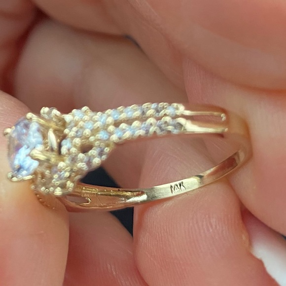 14k Solid Yellow Gold Engagement Ring - Picture 4 of 15